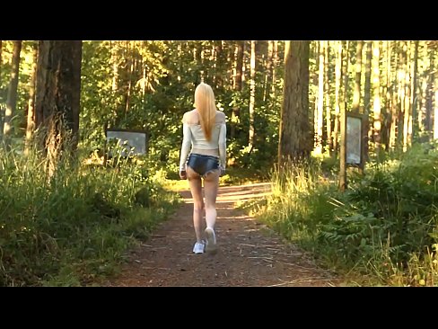 ❤️ Schöne Frau bewegt sich langsam, nicht nackt Video ❤ Super sex bei porn de.quizfarmature.ru ❌